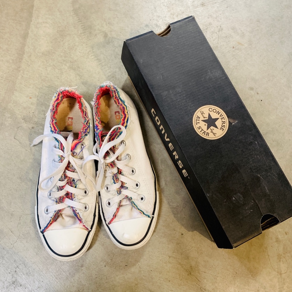 CONVERSE Rainbow Pride Style
